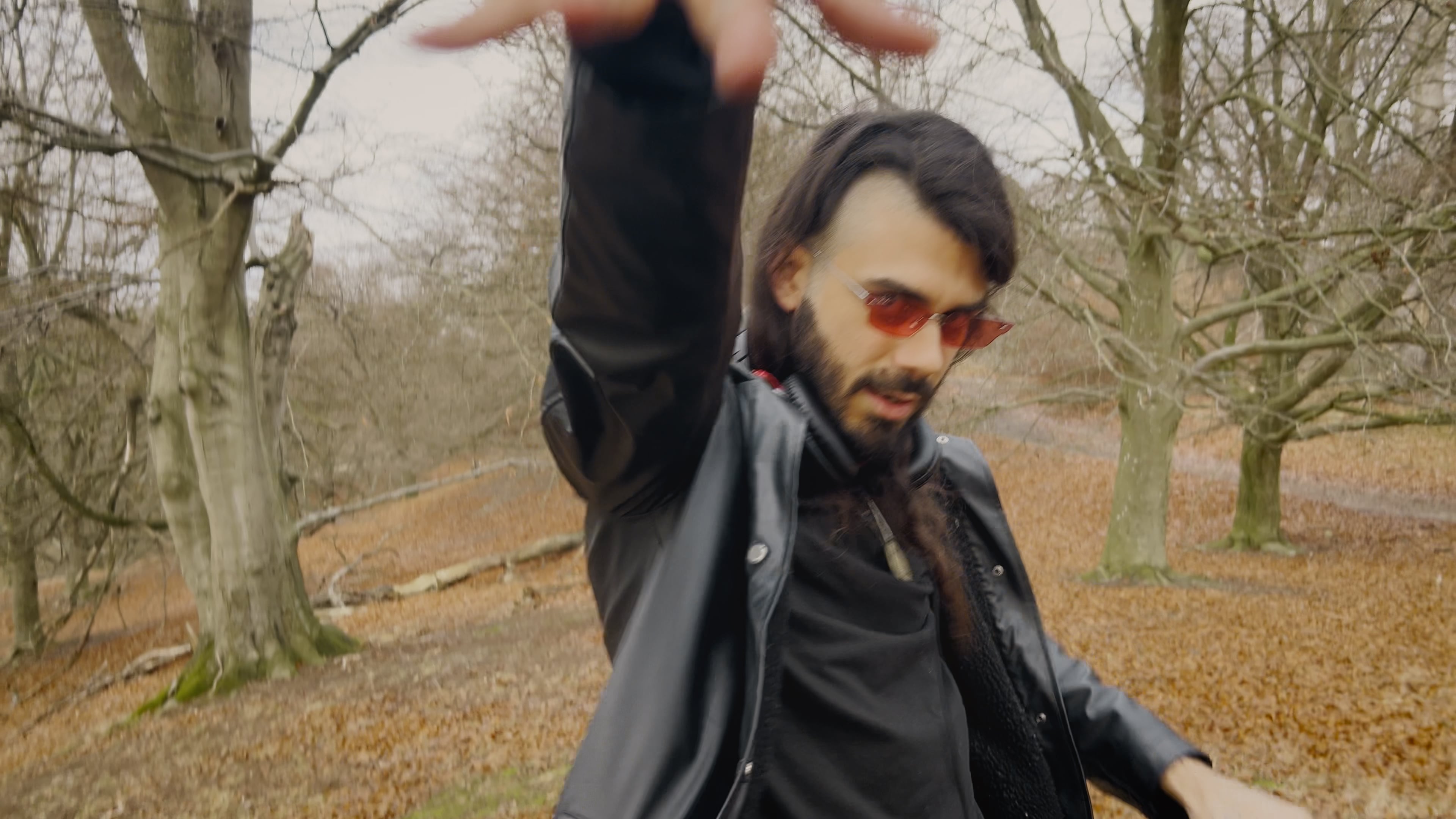 TR1BU - dynamic movement, techno performer Copenhagen