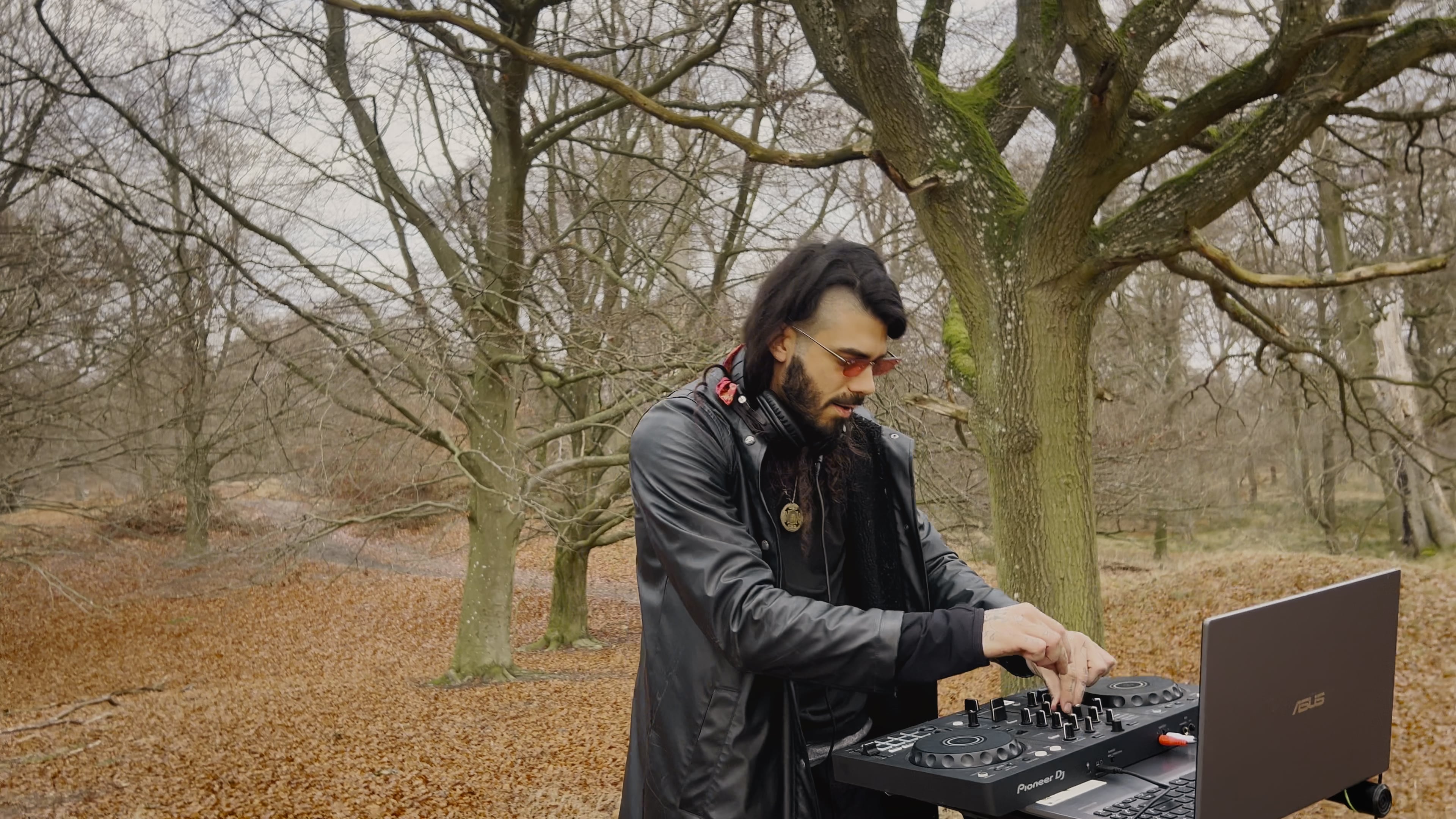 TR1BU - outdoor DJ set, Denmark forest